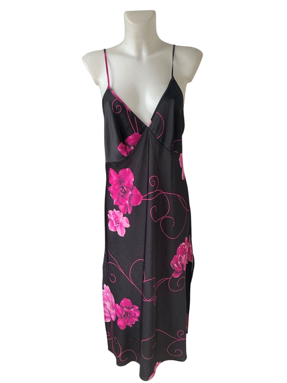 La Vie En Rose Satin Bold Peonies Black & Pinks Nighty Medium